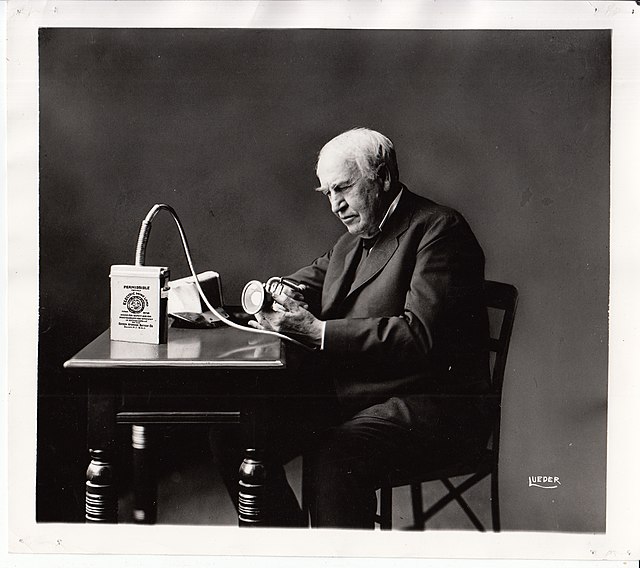 Thomas Edison Biography - Thomas Edison storage battery pics