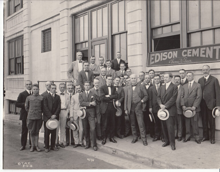 Employees of the Edison Portland Cement Company in 1916